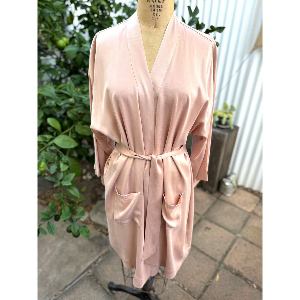 NWOT Quince Blush Pink Silk Long Sleeve Above the Knee Wrap Robe Size One Size